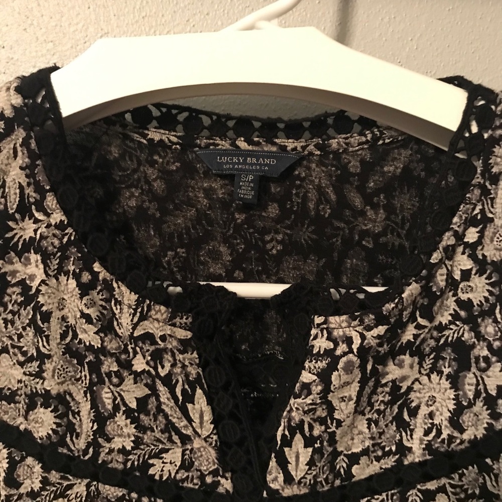 Lucky Brand Sleeveless Embroidered Flowery Top - Picture 2 of 4